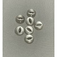 Knap med flot detalje hvid 11 mm 