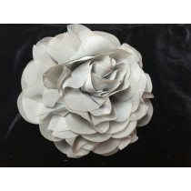 Stor georgette blomst sølv