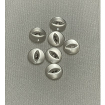 Knap med flot detalje hvid 11 mm 